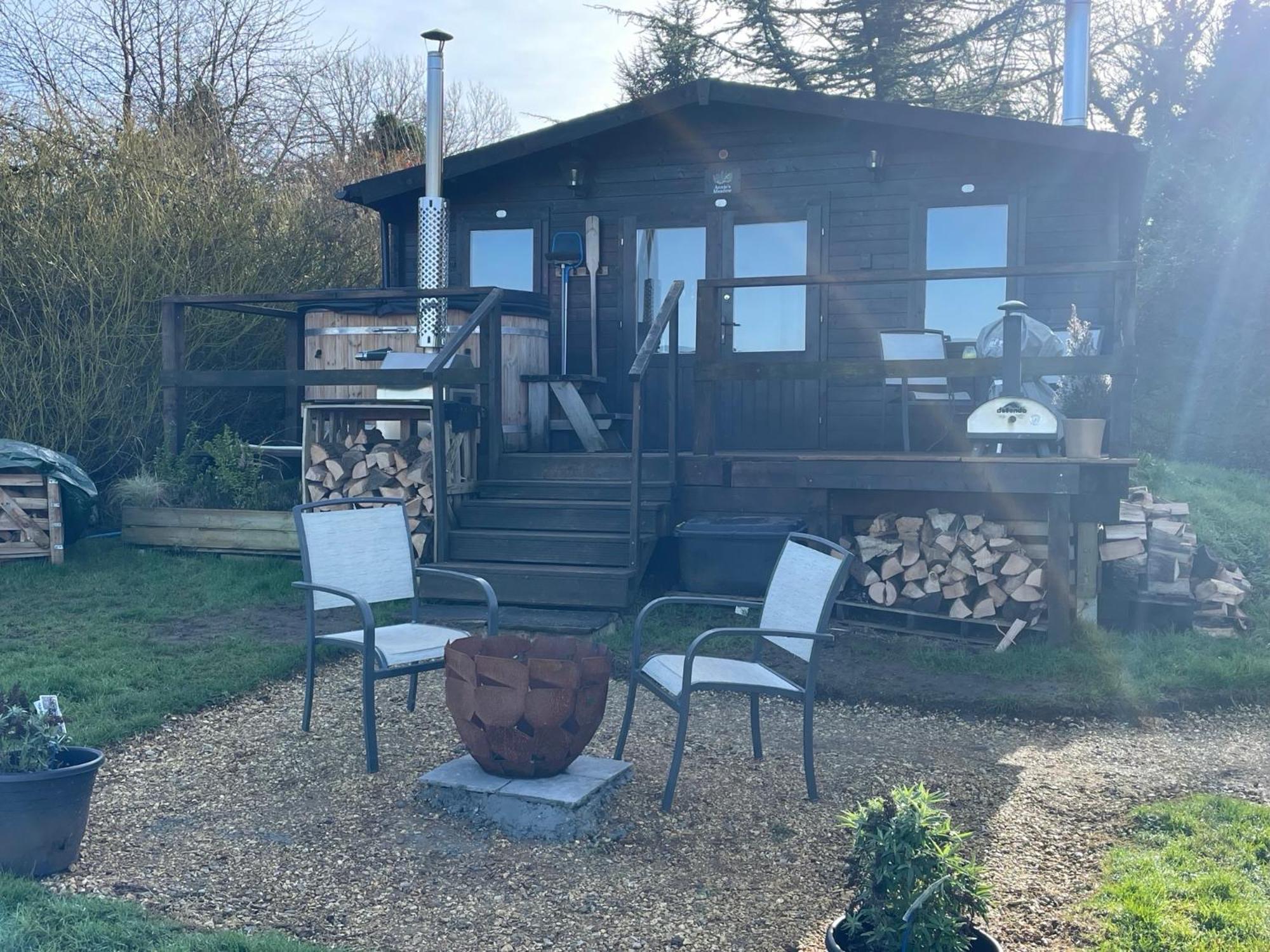 Cosy Cabin In Annie'S Meadow West Meon Exterior foto